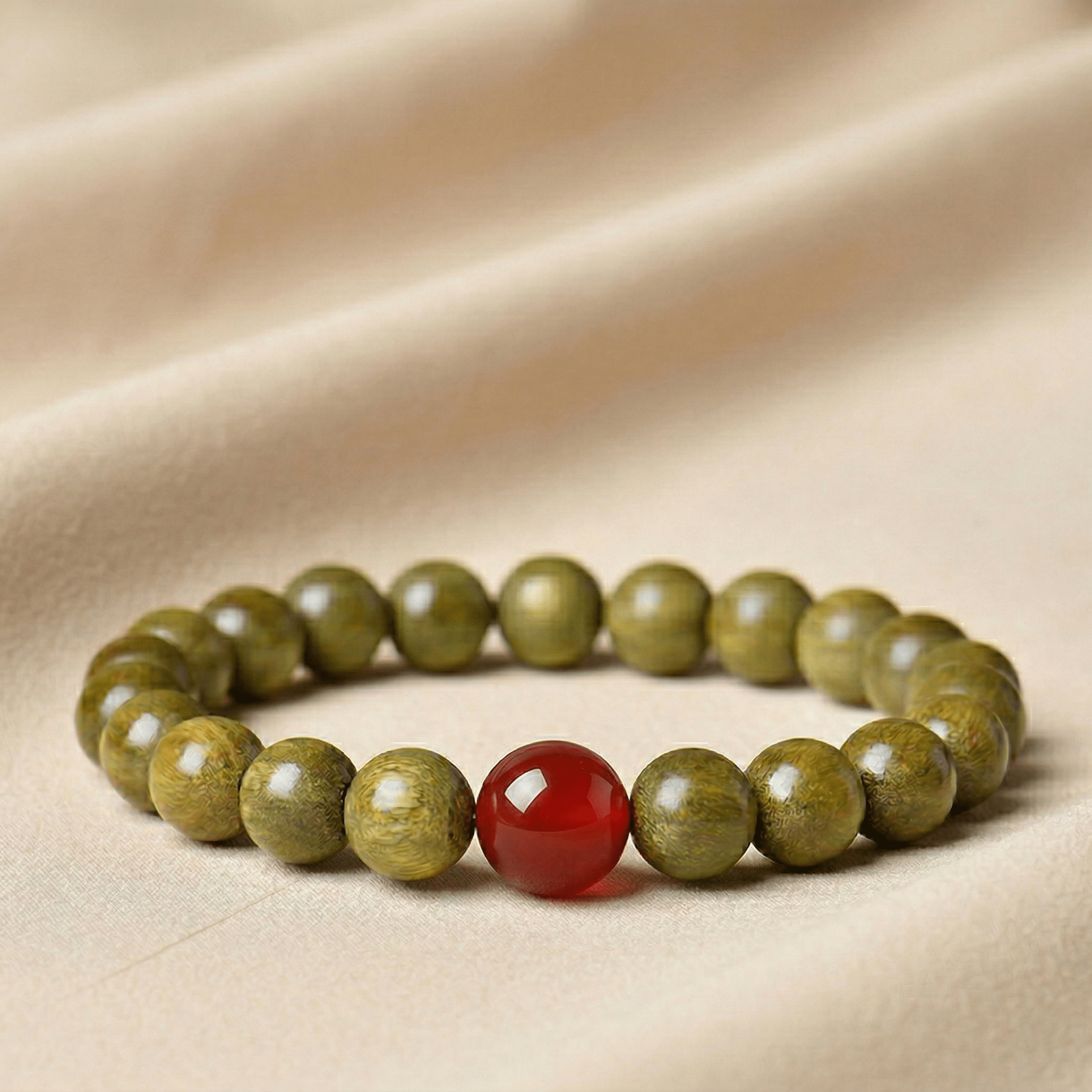 Fire Element Red Agate & Green Sandalwood Bracelet | Triyun - TRIYUN